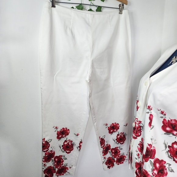 Victor Costa Occasion White with Red Flower Floral Design Jacket and Pant Suit - Picture 13 of 17